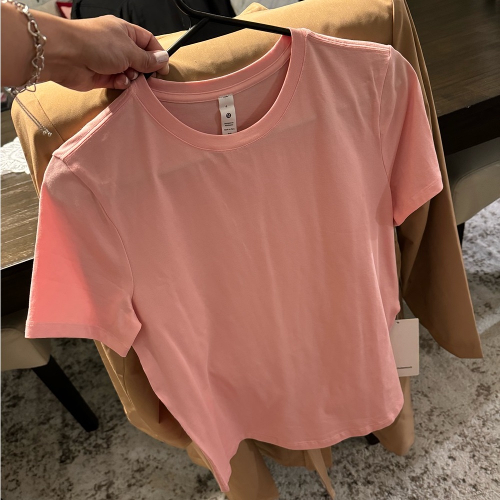 ✨ New Pink Lululemon Love Tee Crew Neck Size 4